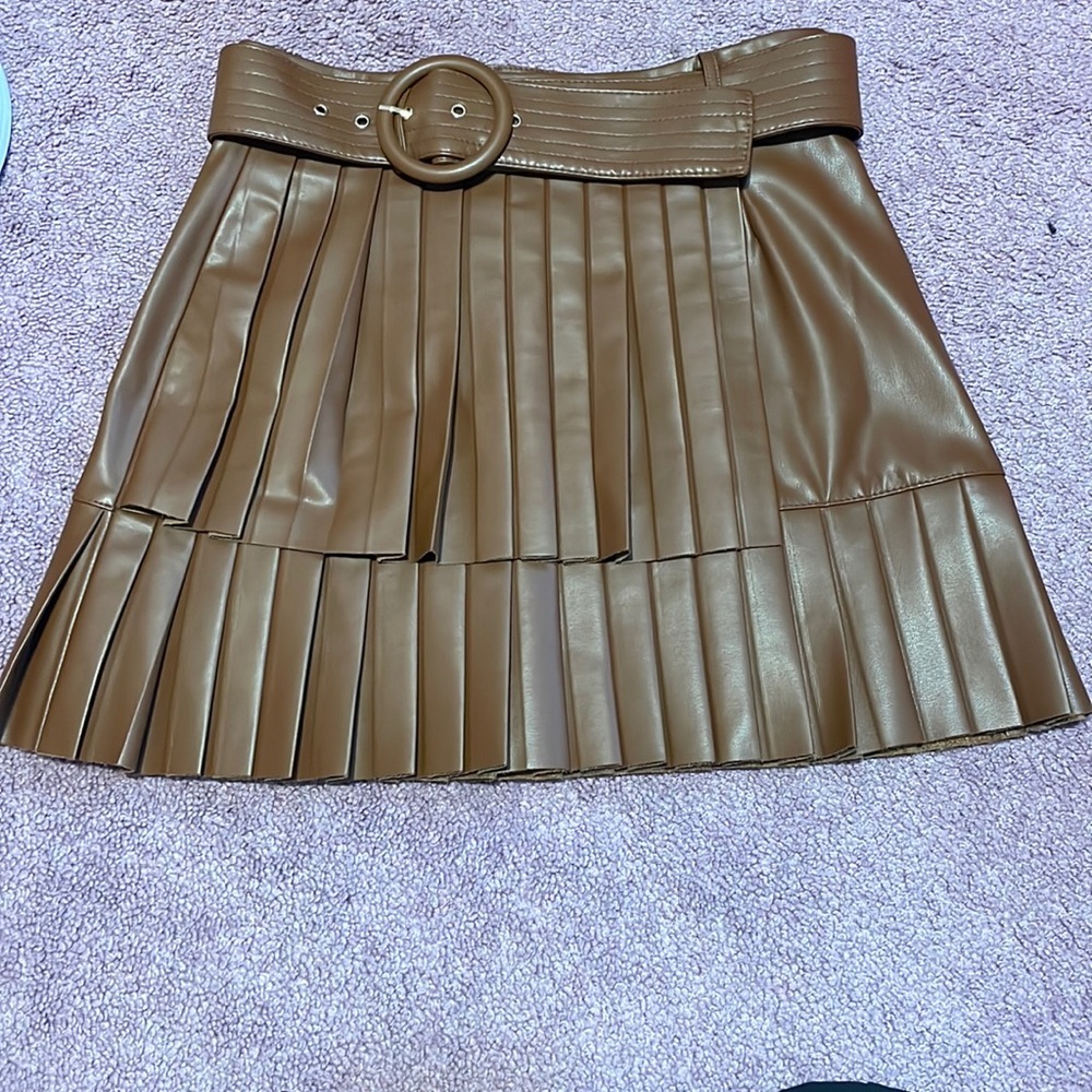 Brown leather pleated mini skirt from Zara